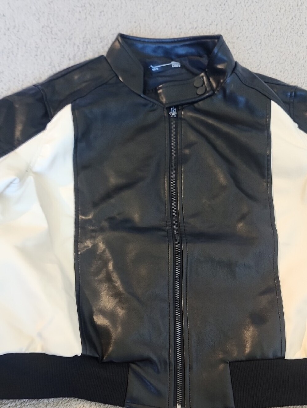 Black & Cream Colorblock Women's Bomber Jacket B. - Picture 3 of 7